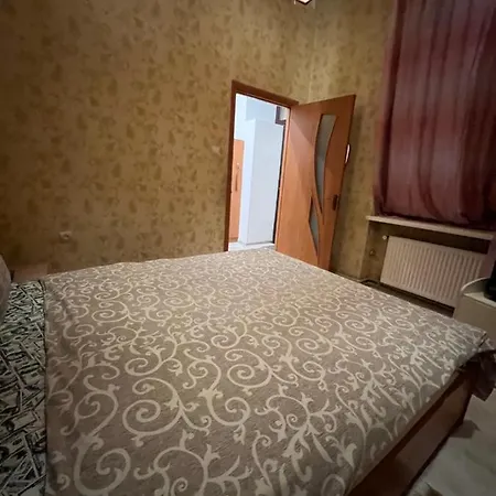 10 Kotliarska Moisha House Apartment